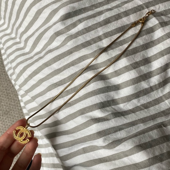 Gold-tone Chanel CC pendant necklace - Picture 7 of 12